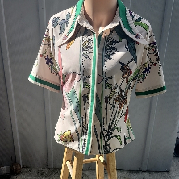 NWOT Green Beaded Blouse - Picture 2 of 12